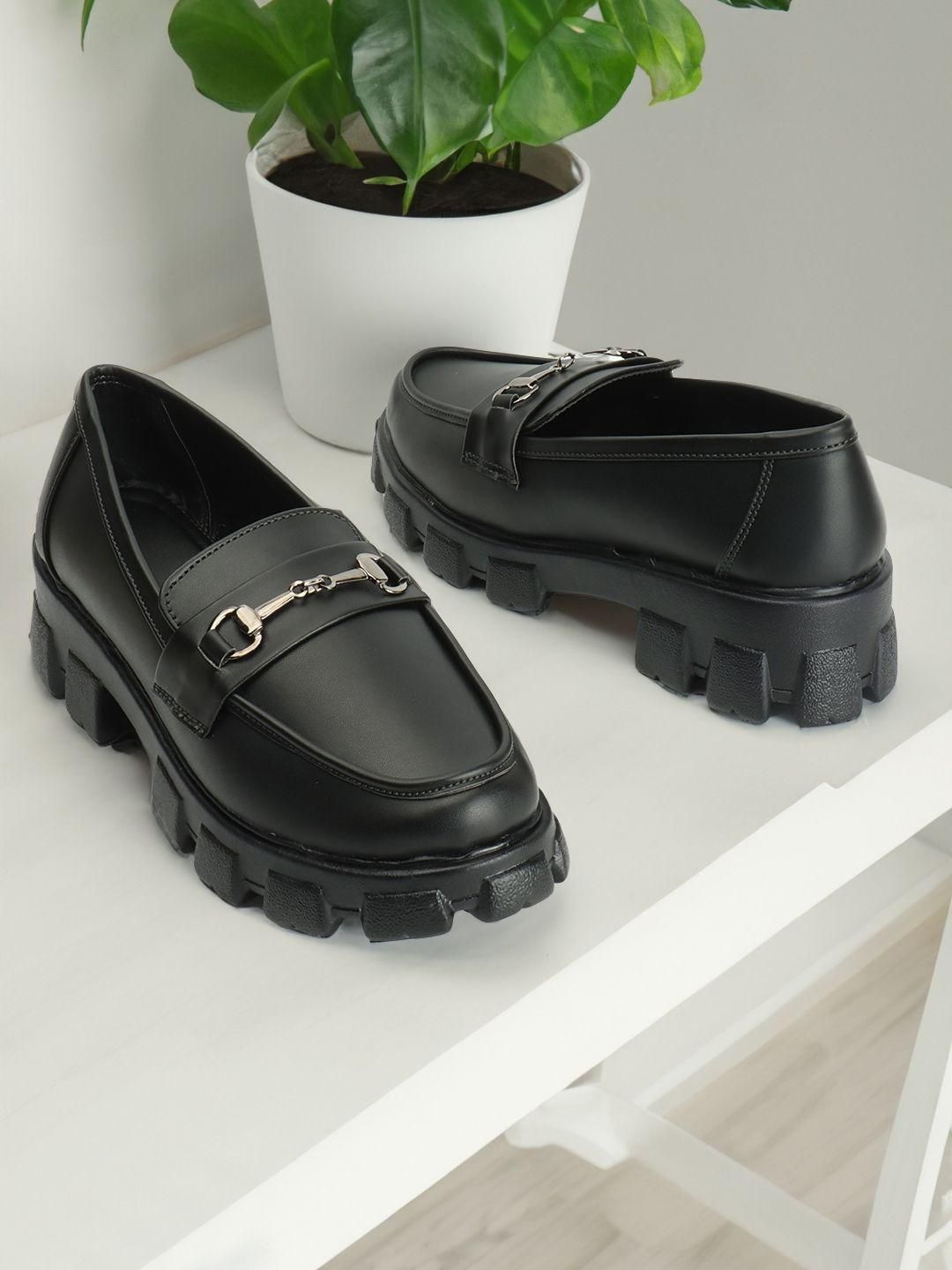 Kiravi Black Closed Back Heeled shoes